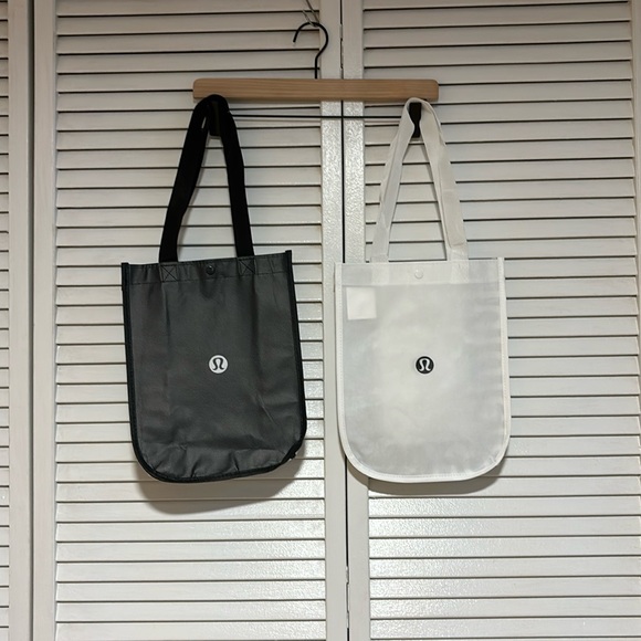 Lululemon Small Bags NWT - Picture 1 of 4